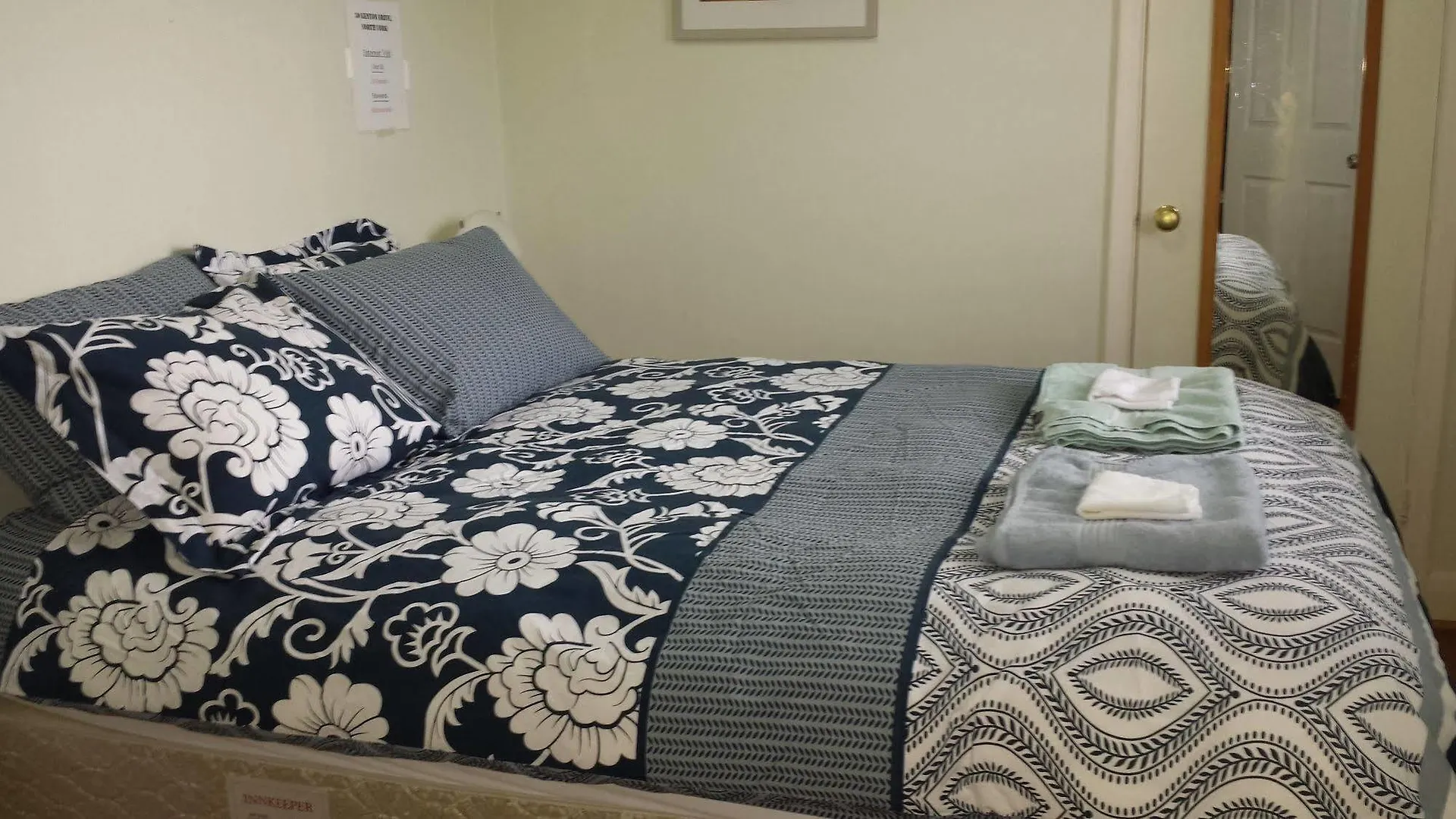 North York Bb Bed & Breakfast Toronto 0*,